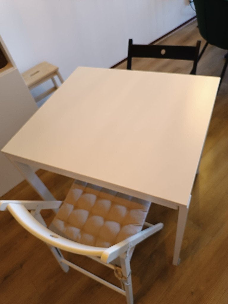 IKEA Extendable Dining Table with 2 free chair, Huis en Inrichting, Tafels | Eettafels, Ophalen, 100 tot 150 cm, Zo goed als nieuw