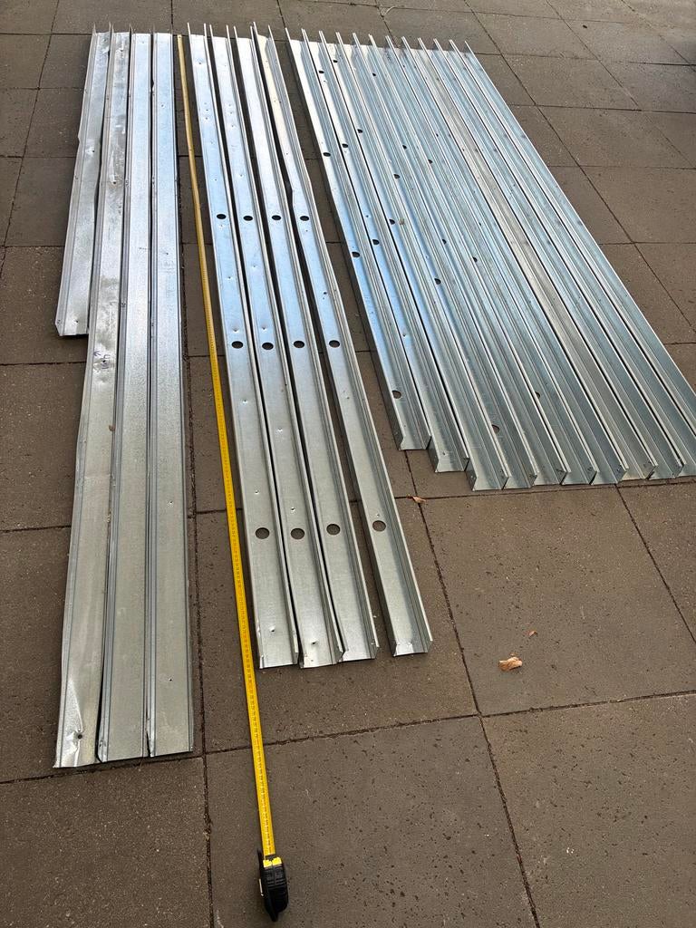 Gegalvaniseerde C-profielen metalstud 75 in een koop, Ophalen, Gebruikt, 250 mm of meer