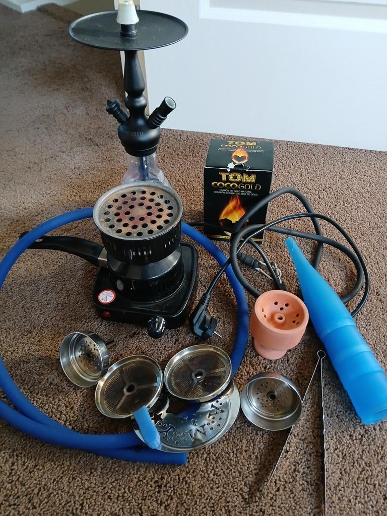 Waterpijp met heel veel er bij, Verzamelen, Rookartikelen, Aanstekers en Luciferdoosjes, Ophalen, Gebruikt, (Water)pijp