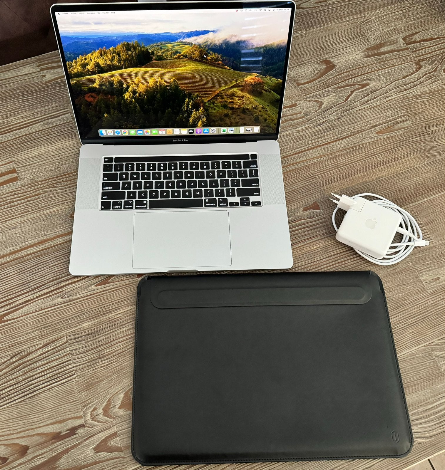 Apple Macbook Pro 16 silver 2,6Ghz i7 16GB 512 GB SSD 2019, 2 tot 3 Ghz, Qwerty, 512 GB, Zo goed als nieuw
