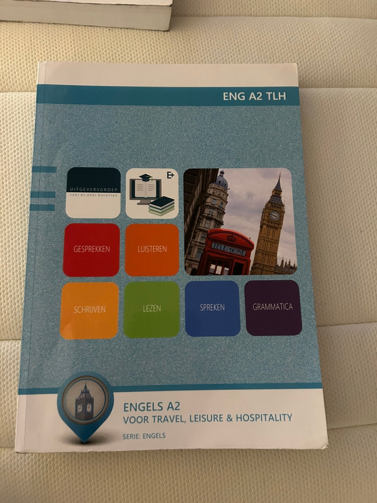 Engels A2 voor travel, leisure & hospitality, Ophalen, Alpha, Zo goed als nieuw, MBO