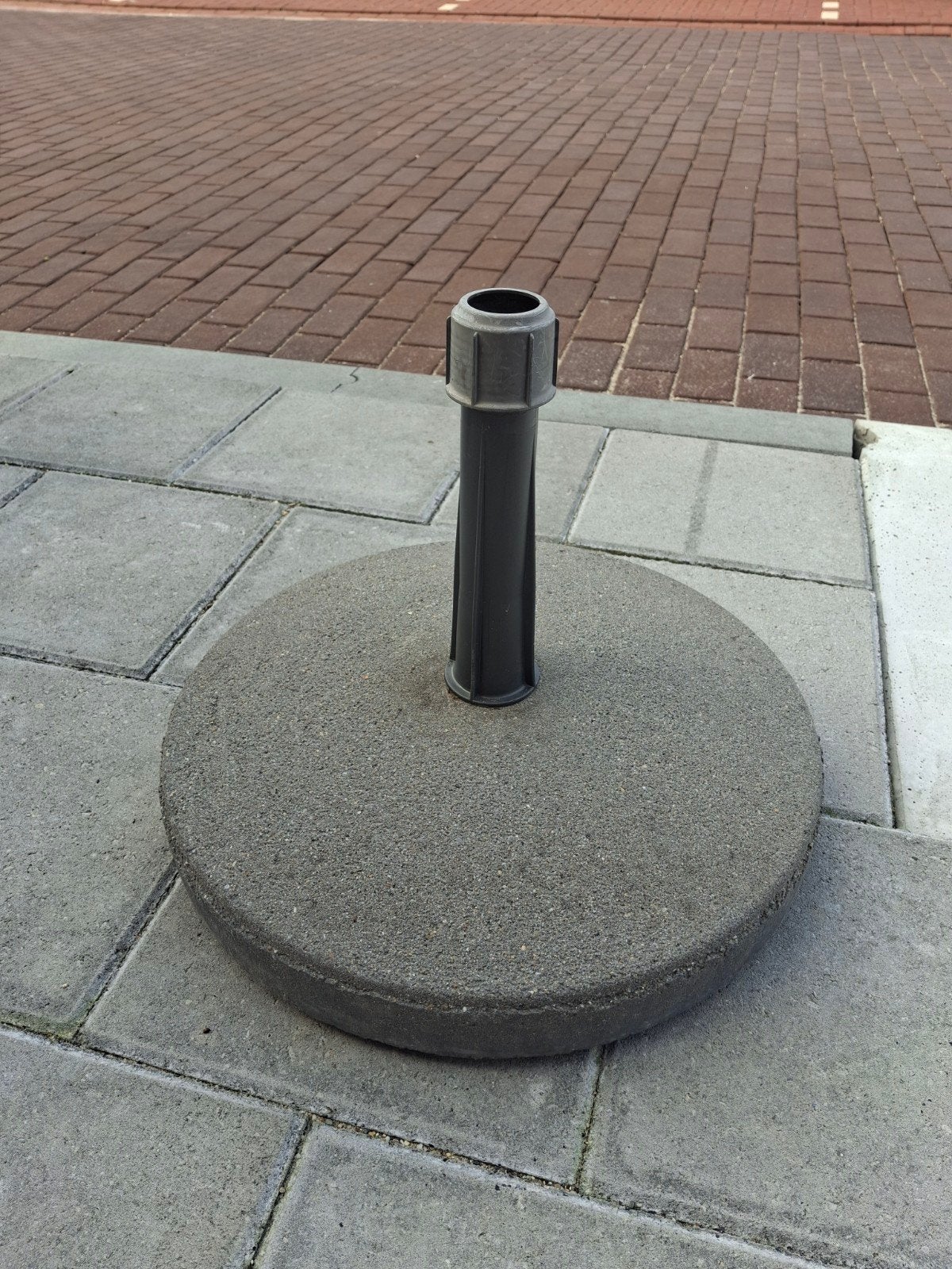 Parasolvoet van beton, circa 25 kg, Tuin en Terras, Ophalen, Gebruikt, Parasolvoet