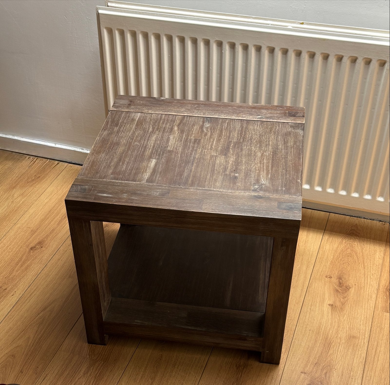 Stevige houten bijzettafel 50x50 cm, Huis en Inrichting, Tafels | Bijzettafels, Minder dan 55 cm, Gebruikt, Vierkant, Hout