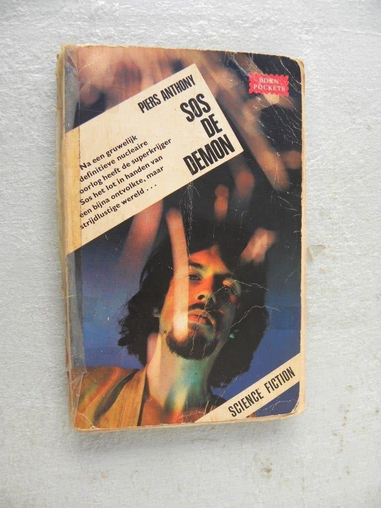 SOS de demon, Piers Anthony, Ophalen of Verzenden, Gelezen