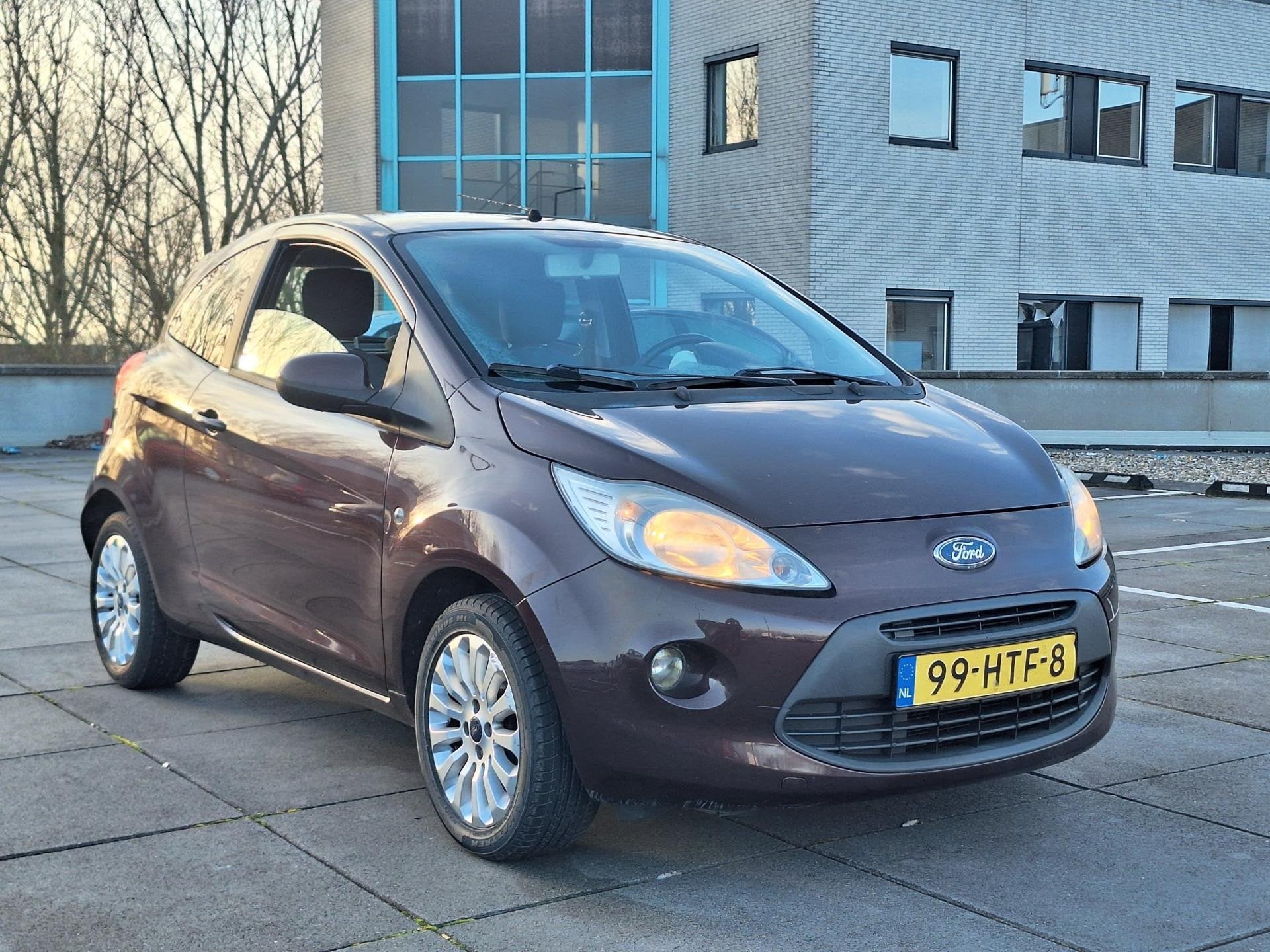 Ford Ka €1850,-1.2 Titanium Airco Apk 2027 Nappas, Auto's, Ford, Voorwielaandrijving, Metallic lak, Stof, Gebruikt