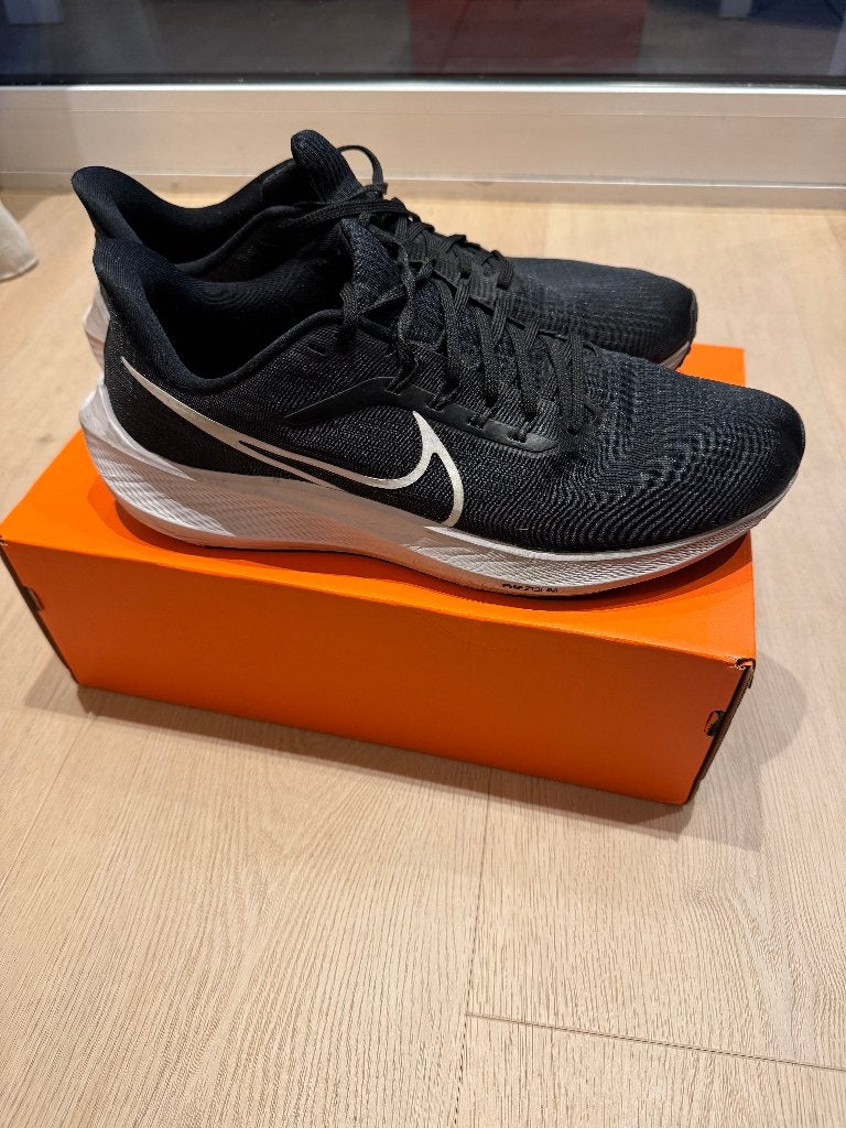 Nike Pegasus hardloopschoen maat 47.5, Kleding | Heren, Verzenden, Nike, Zo goed als nieuw, Sportschoenen