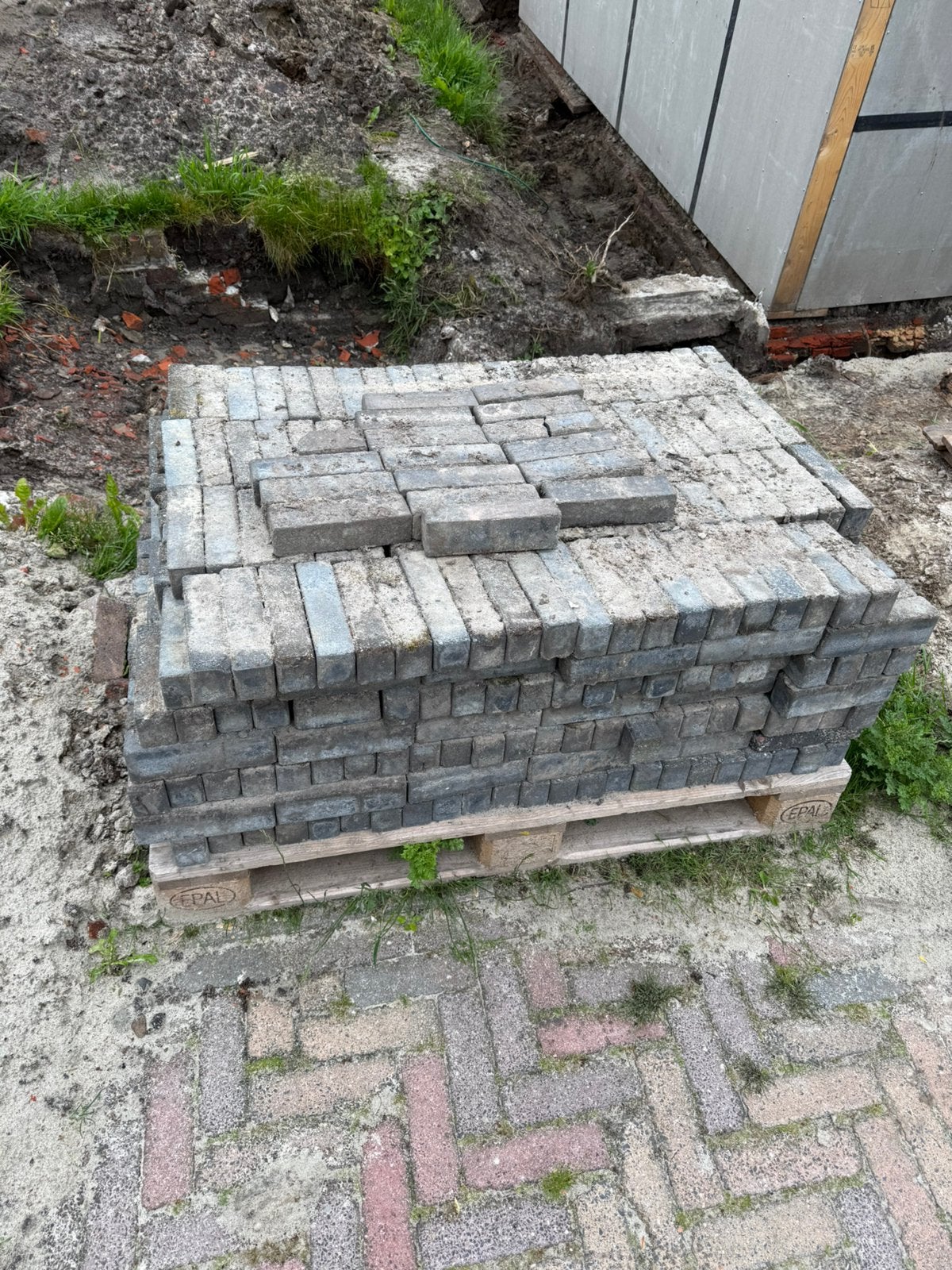 Gratis ca 10m2 waaltjes, Ophalen, Zo goed als nieuw, Beton, Klinkers