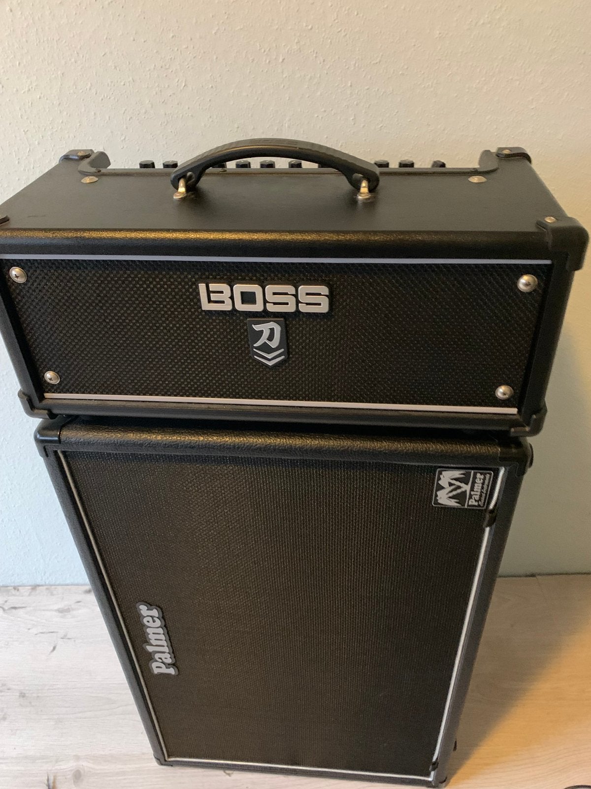 Boss Katana-head 100 W gitaarversterker, Ophalen