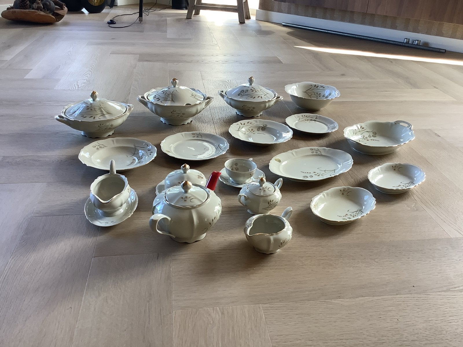 Vintage porseleinen servies met bloemmotief, Ophalen of Verzenden