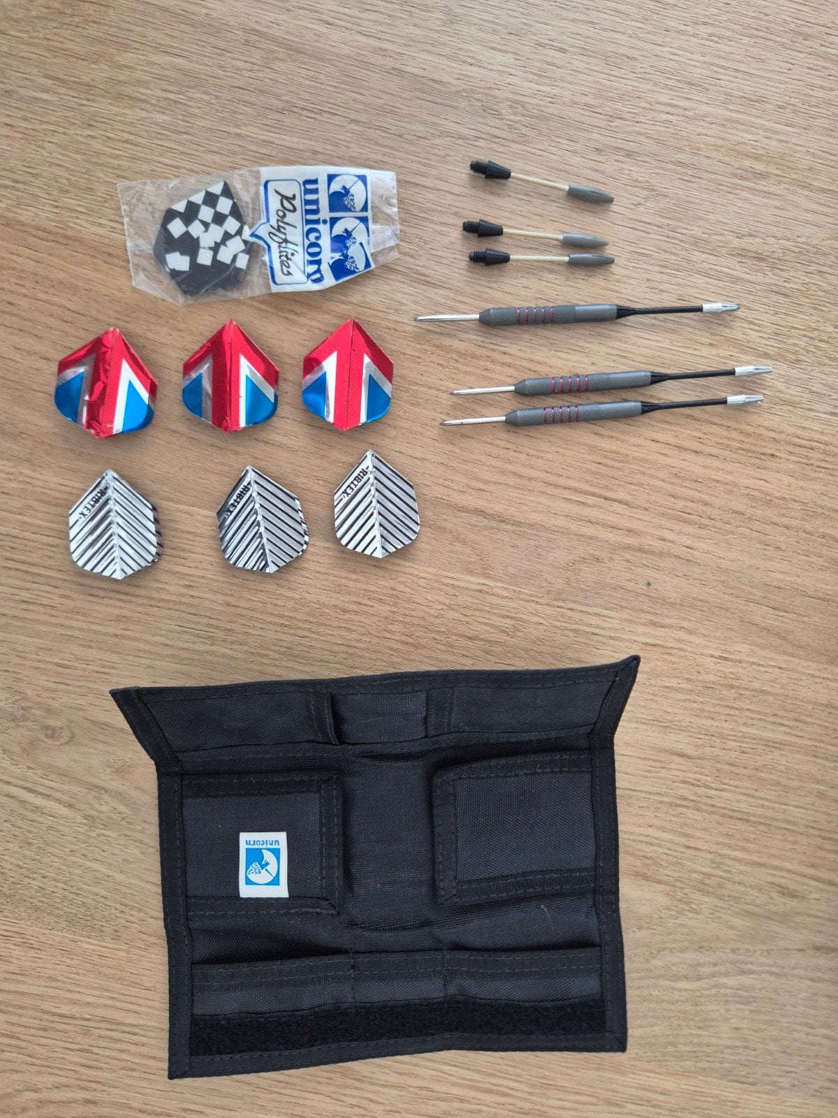 Unicorn Dartsak met pijlen en flights, Ophalen of Verzenden