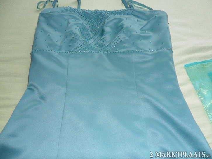 Satijnen avond/galajurk met kralen erop maat XS, Kleding | Dames, Gelegenheidskleding, Galajurk, Ophalen of Verzenden, Zo goed als nieuw