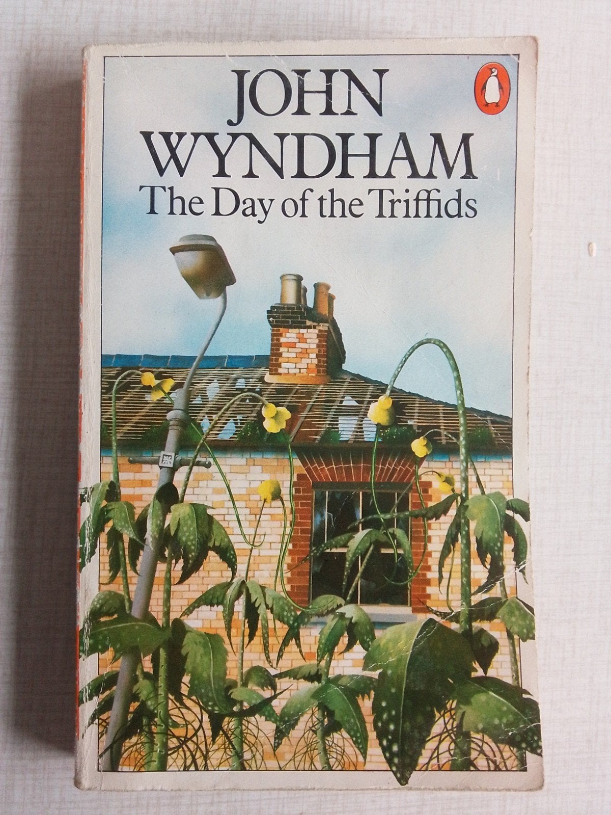 The Day of the Triffids - John Wyndham (Penguin, 1985), Ophalen of Verzenden, Gelezen, John Wyndham