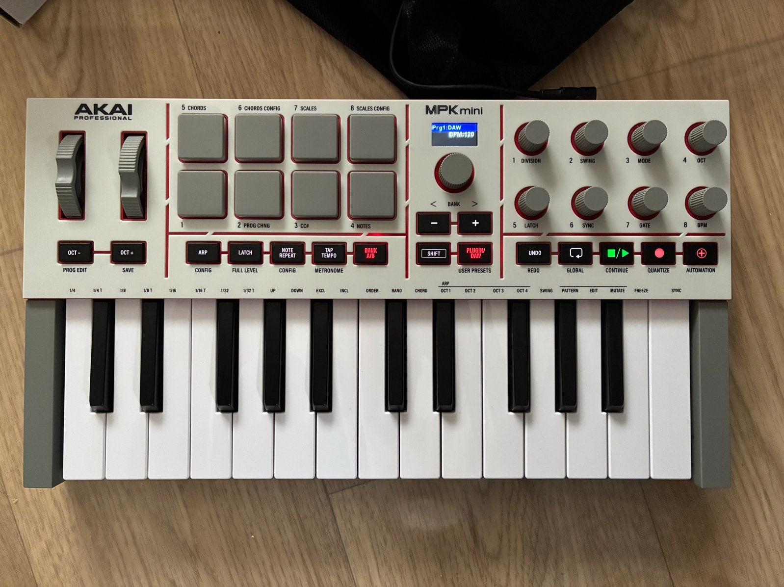 AKAI Professional MPK mini Mk IV, Overige merken, Zo goed als nieuw, Aanslaggevoelig, Overige aantallen