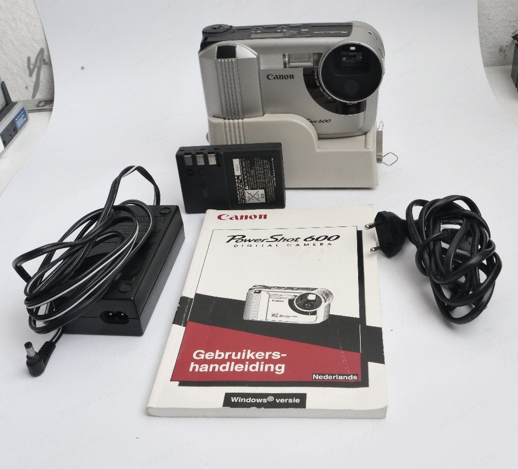Canon Powershot 600 1996 museum camera