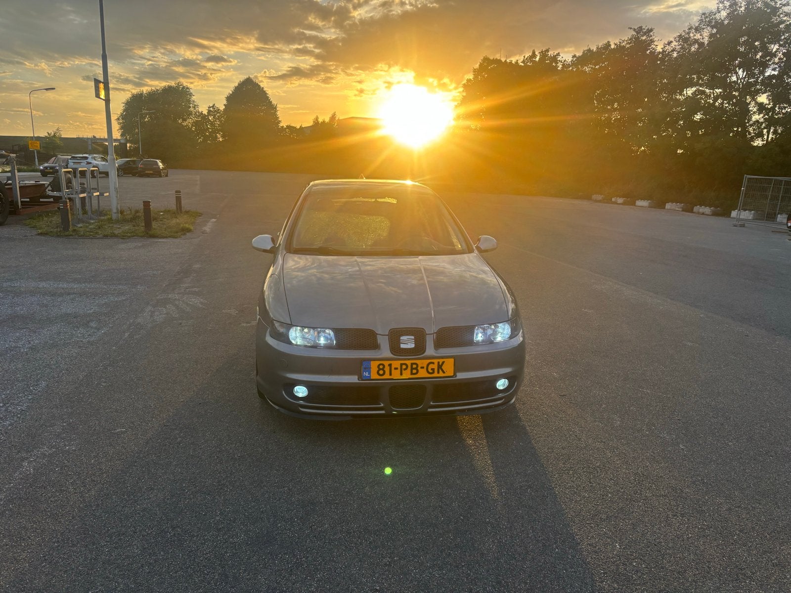 Seat Leon 1.8 20VT 2004 Grijs, Voorwielaandrijving, 4 cilinders, 1264 kg, Origineel Nederlands