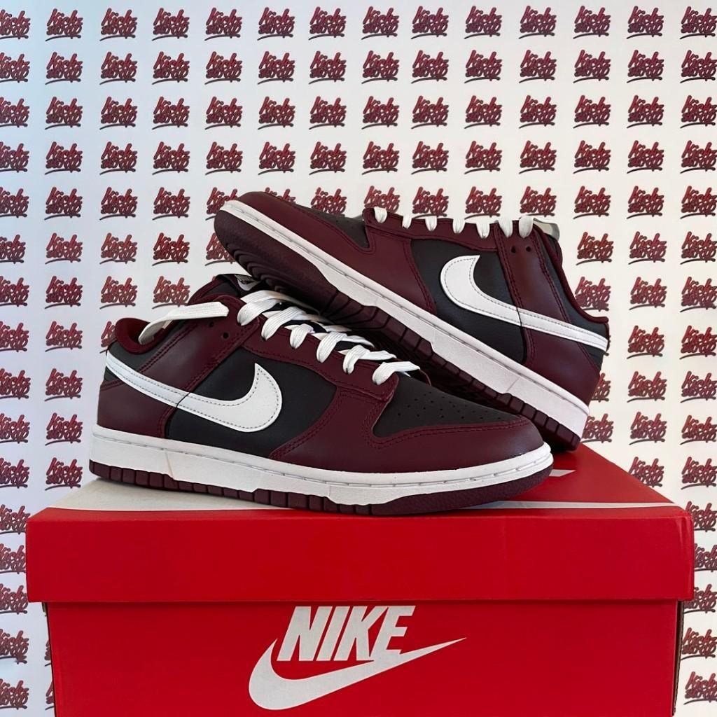 Nike Dunk Low Beetroot | EU 42,5, Kleding | Heren, Schoenen, Bruin, Nike, Nieuw, Ophalen of Verzenden