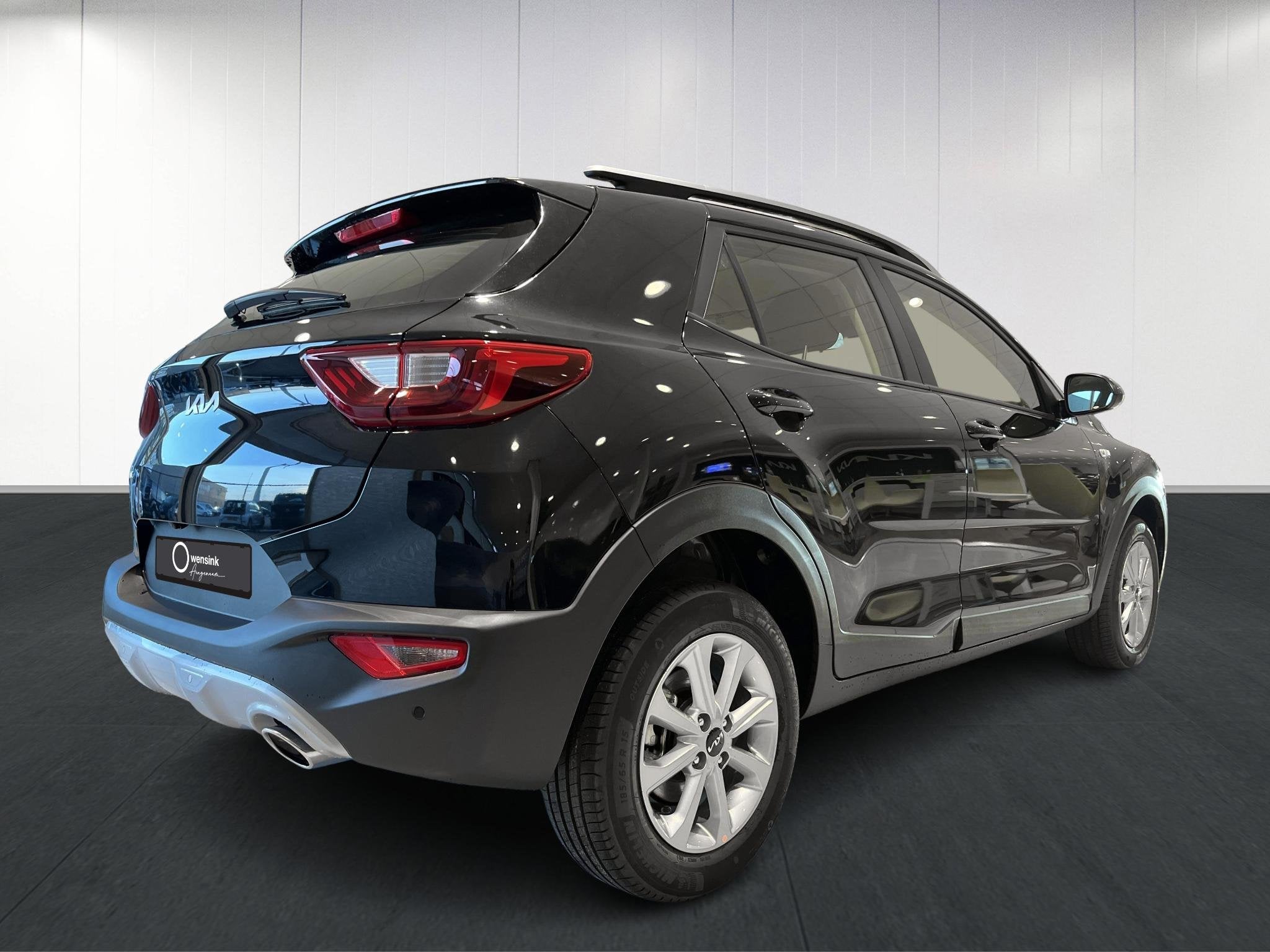 Kia Stonic 1.0 T-GDi MHEV DynamicLine | vanaf € 429,- per, Voorwielaandrijving, Automatische klimaatregeling, 710 kg, Zwart
