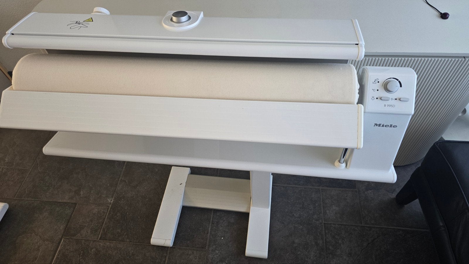 Miele b995D nieuwste type strijkmachine mangel, Ophalen of Verzenden, Zo goed als nieuw, Metaal of IJzer