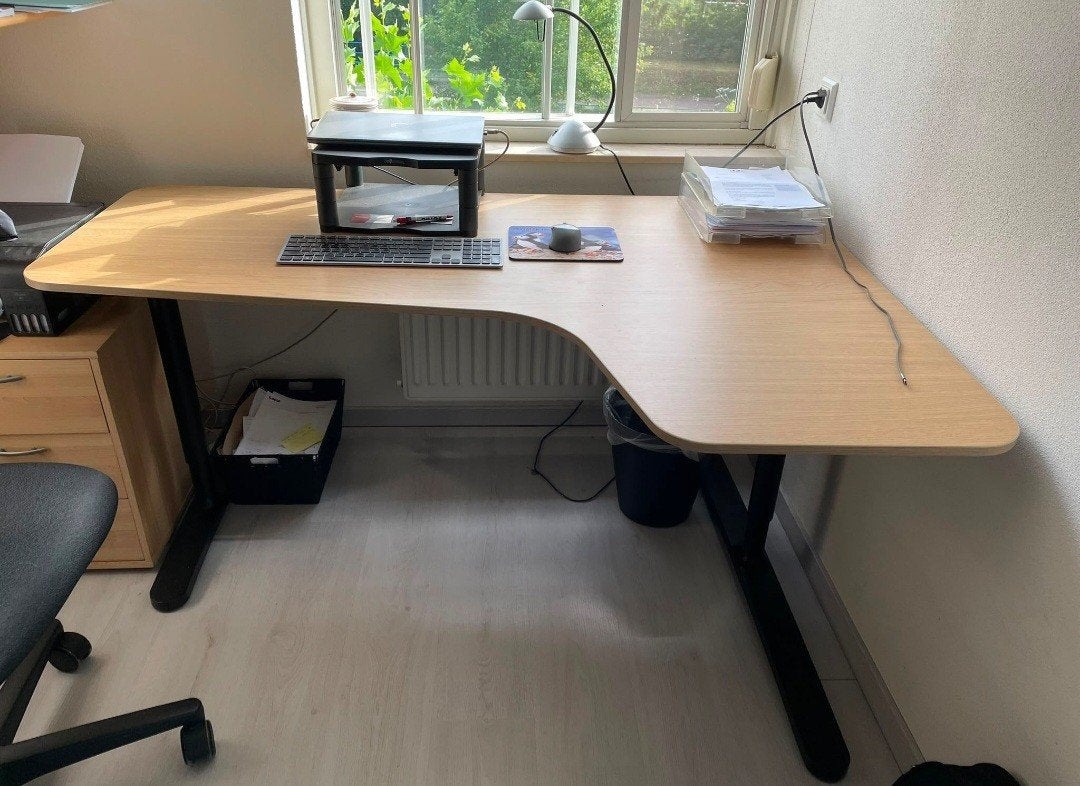 Bureau 160cm x 110 cm met hoek. Zo goed als nieuw, Ophalen, 160 cm, Hout, Hoekbureau
