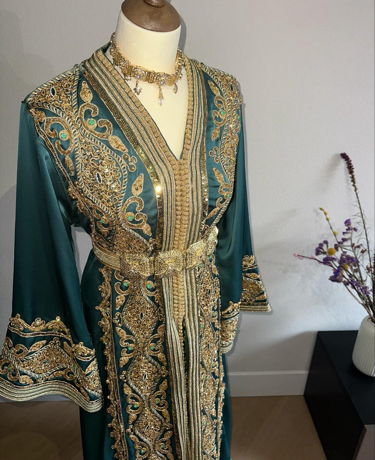 Prachtige smaragdgroene Kaftan met gouden borduursels, Overige typen, Zo goed als nieuw, Groen, Ophalen