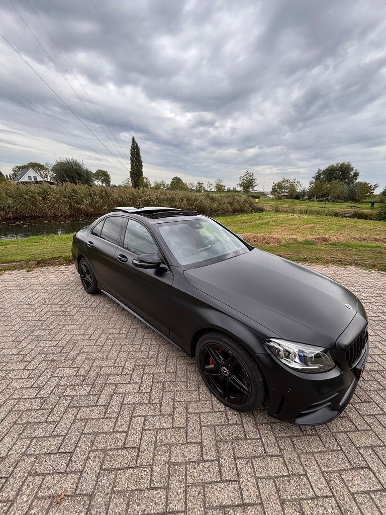 Mercedes-Benz C-Klasse C300 e Business Solution AMG Limited, Auto's, Dealer onderhouden, Achterwielaandrijving, 1800 kg, Zwart