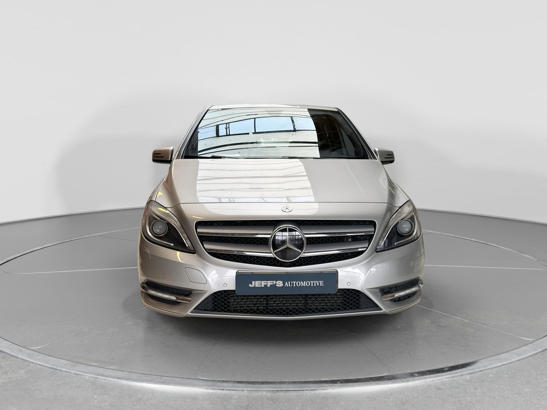 Mercedes-Benz B-klasse 180 Ambition, Auto's, Voorwielaandrijving, Euro 5, Gebruikt, 4 cilinders