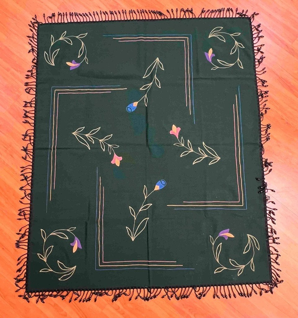 Retro Tafelkleed geborduurd 150/120 cm