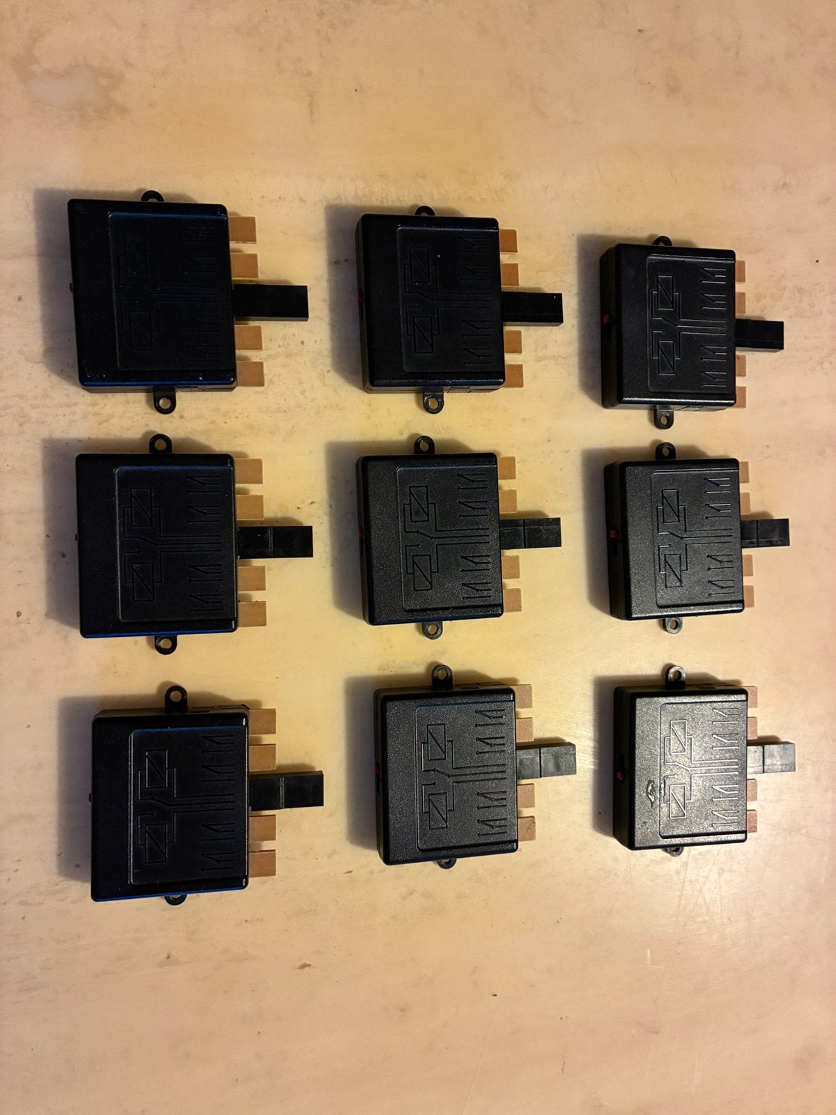 9 roco relais 4* om bistabiel ,14-16 volt~/=, Ophalen of Verzenden, Gebruikt