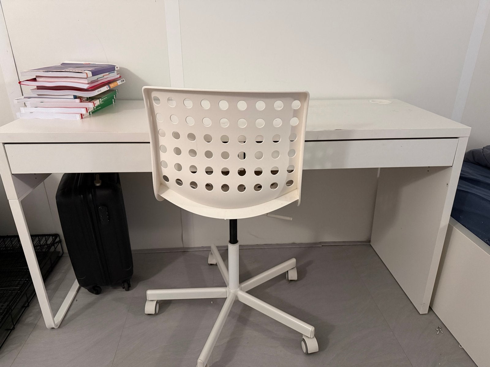 Bureau met bureaustoel - Ideaal voor tienerkamer, Ophalen, Gebruikt, Spaanplaat of MDF, In hoogte verstelbaar