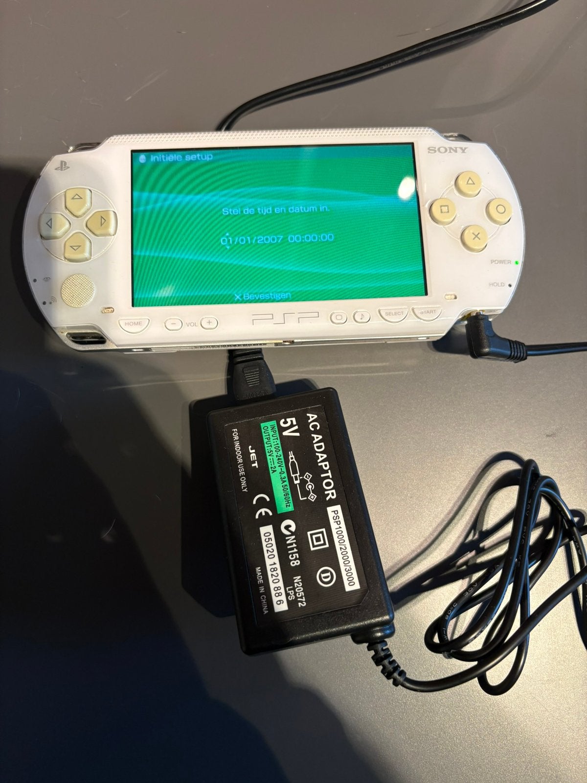 Sony PSP-1004 Ceramic White , Memory Stick + nieuwe adapter, Verzenden, Zo goed als nieuw, PSP