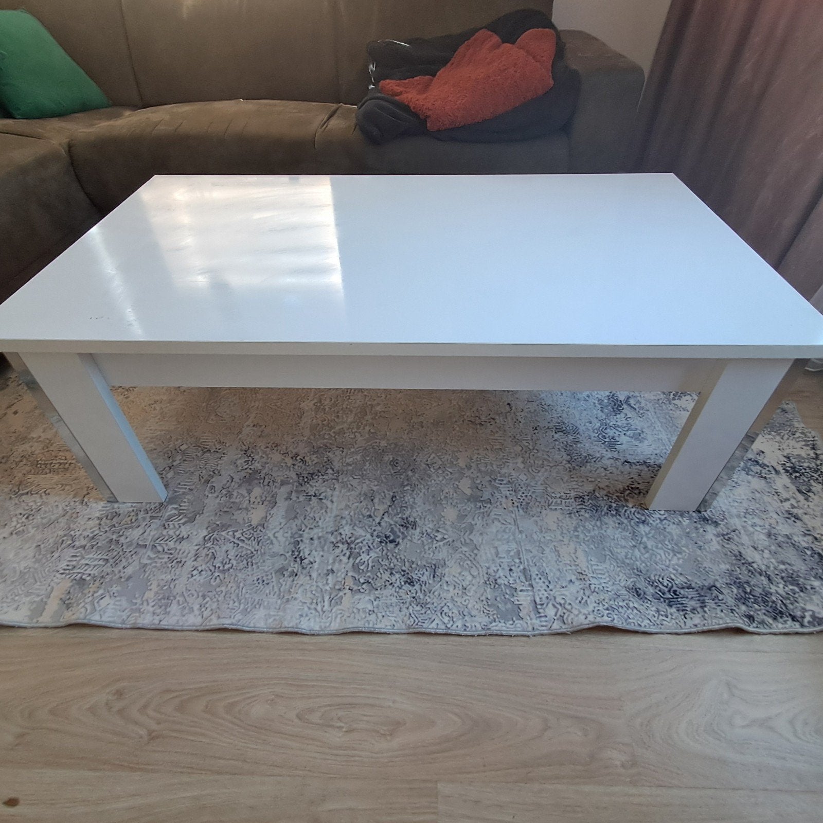Witte salontafel, modern en strak design, Ophalen, Gebruikt, 100 tot 150 cm, 50 tot 100 cm