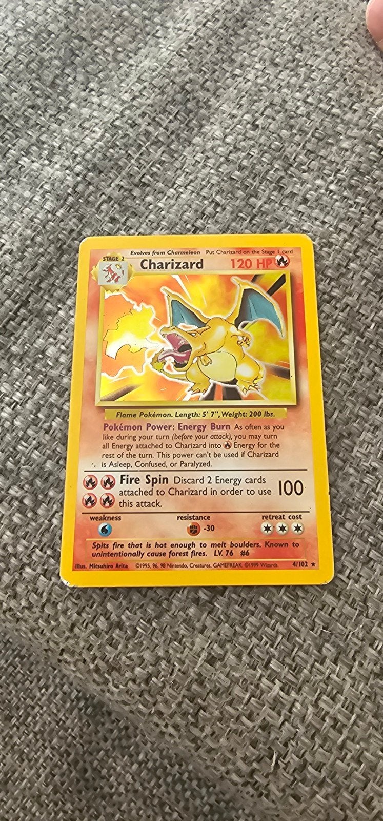 Pokémon Charizard Kaart - Base Set 4/102 Holo, Hobby en Vrije tijd, Verzamelkaartspellen | Pokémon, Ophalen of Verzenden