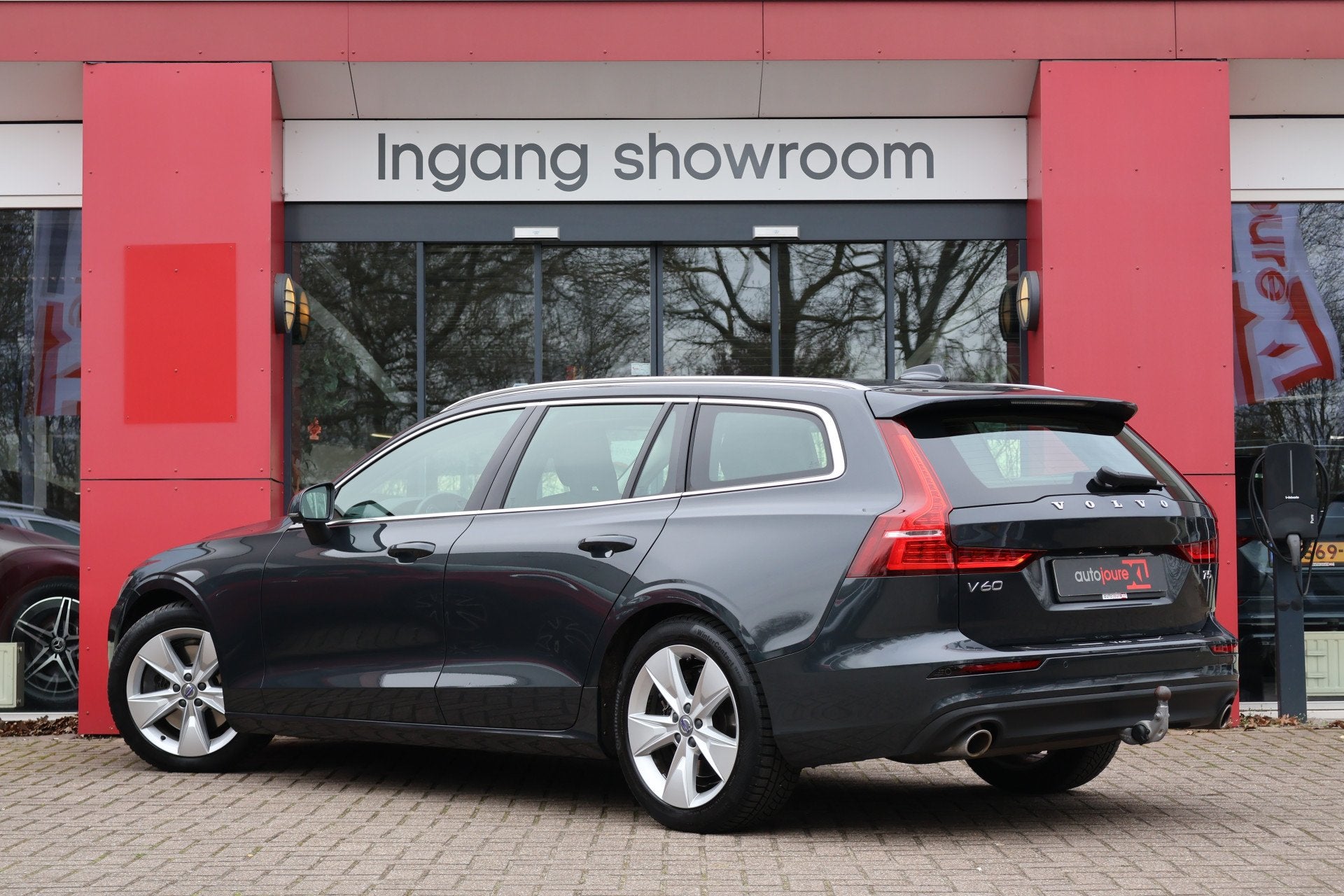 Volvo V60 2.0 T5 Momentum | Origineel NL | Leder | Business, Auto's, Volvo, 15 km/l, 4 cilinders, 750 kg, 5 stoelen