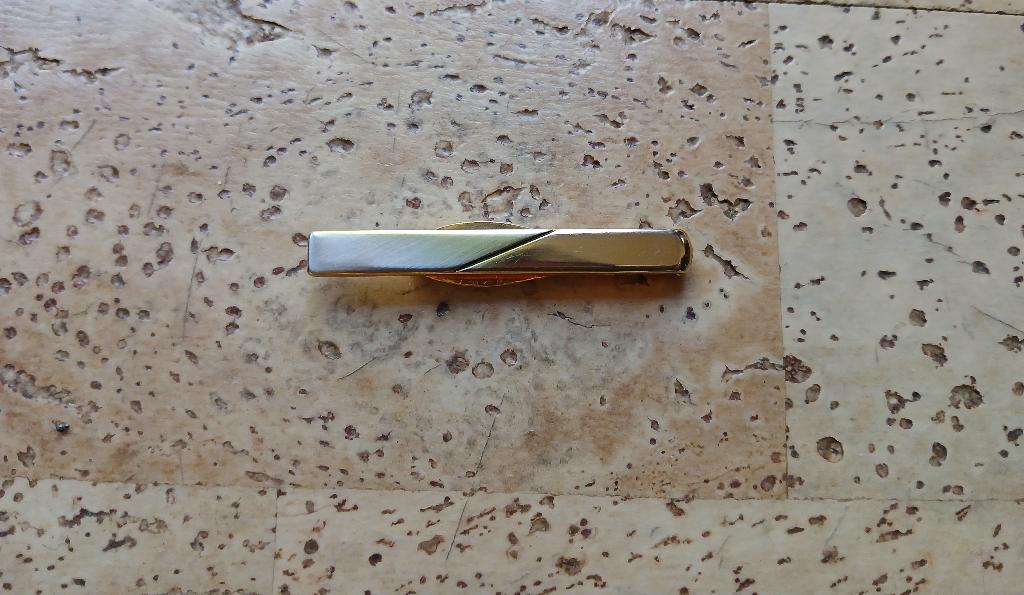 Vintage dasspeld dasklem dasschuif goud- en zilverkleurig, Ophalen of Verzenden, Zo goed als nieuw, Roze, Effen
