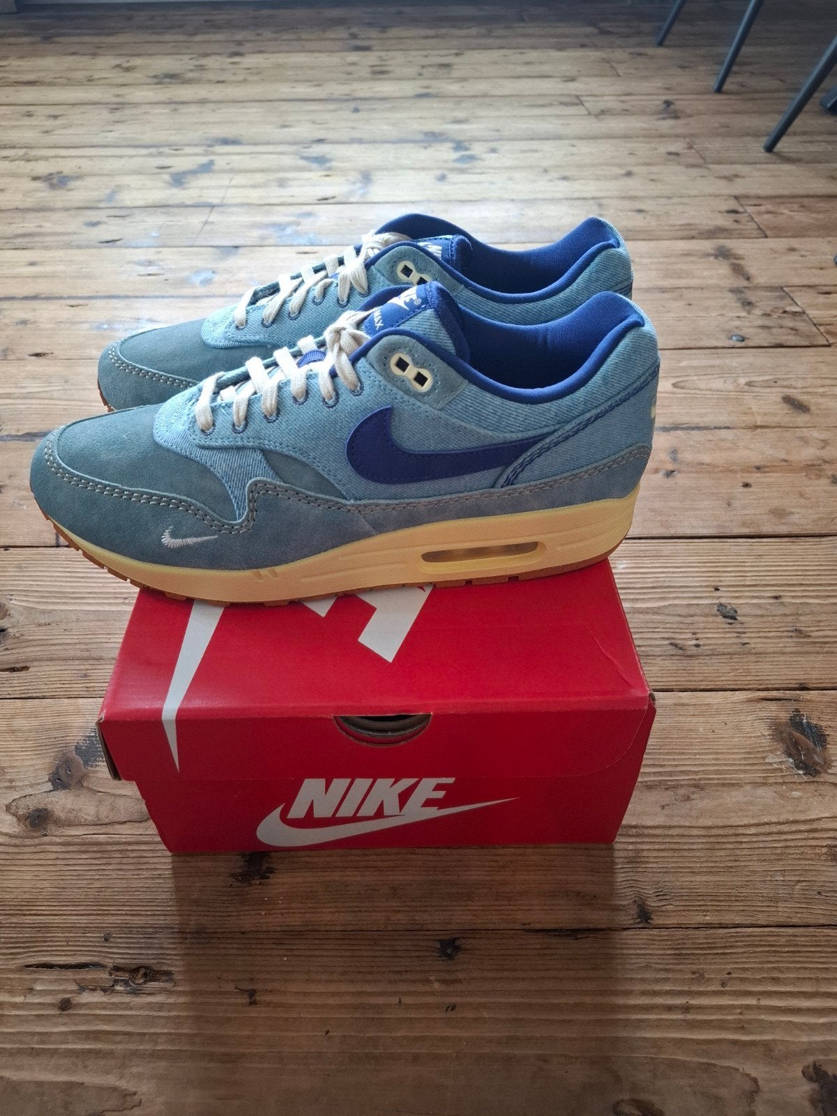 Nike Air Max 1 Dirty Denim - Maat 45, Kleding | Heren, Schoenen, Blauw, Nike, Nieuw, Ophalen of Verzenden