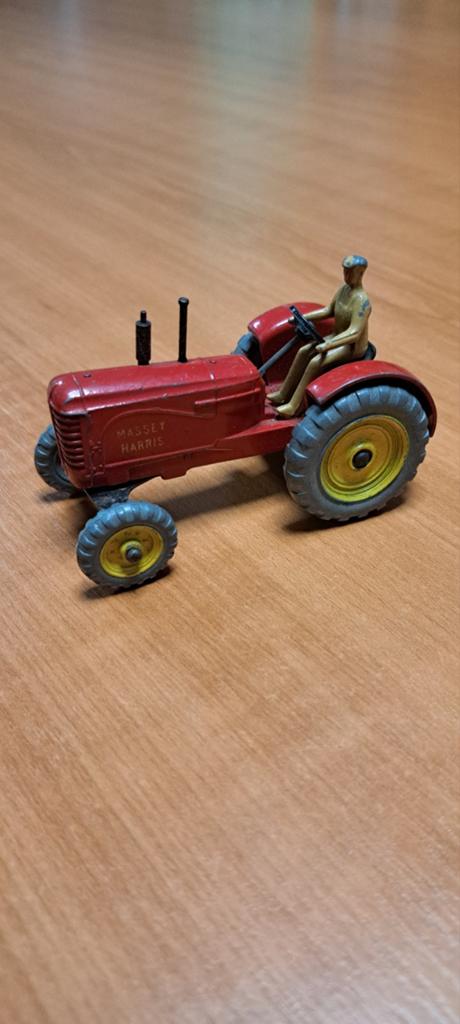 Vintage Dinky Toys Meccano Massey Harris Tractor #27a, Gebruikt, Dinky Tiys, Tractor of Landbouw, Onbekend