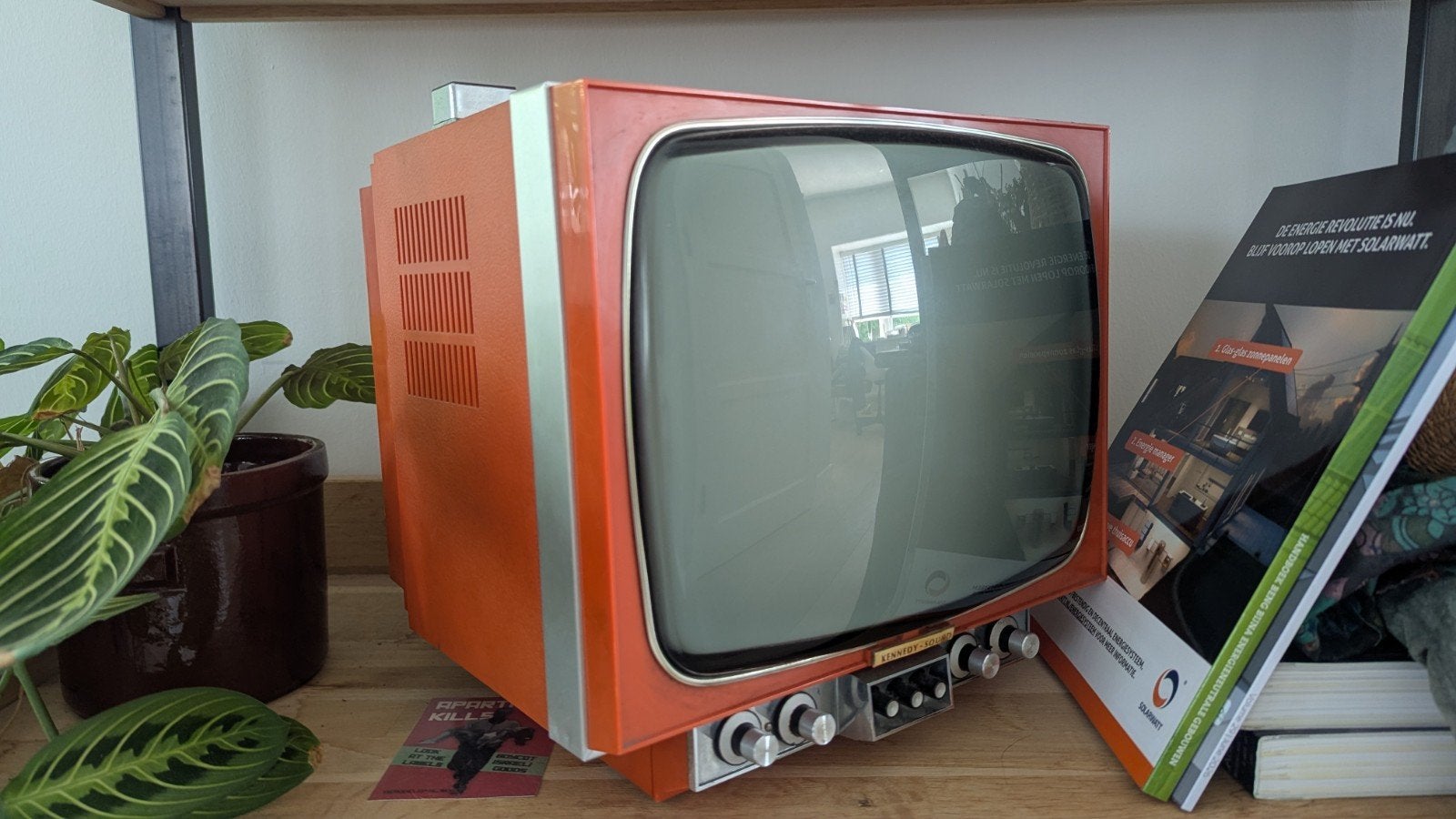 Vintage TV, orange Retro 70's TV, Ophalen