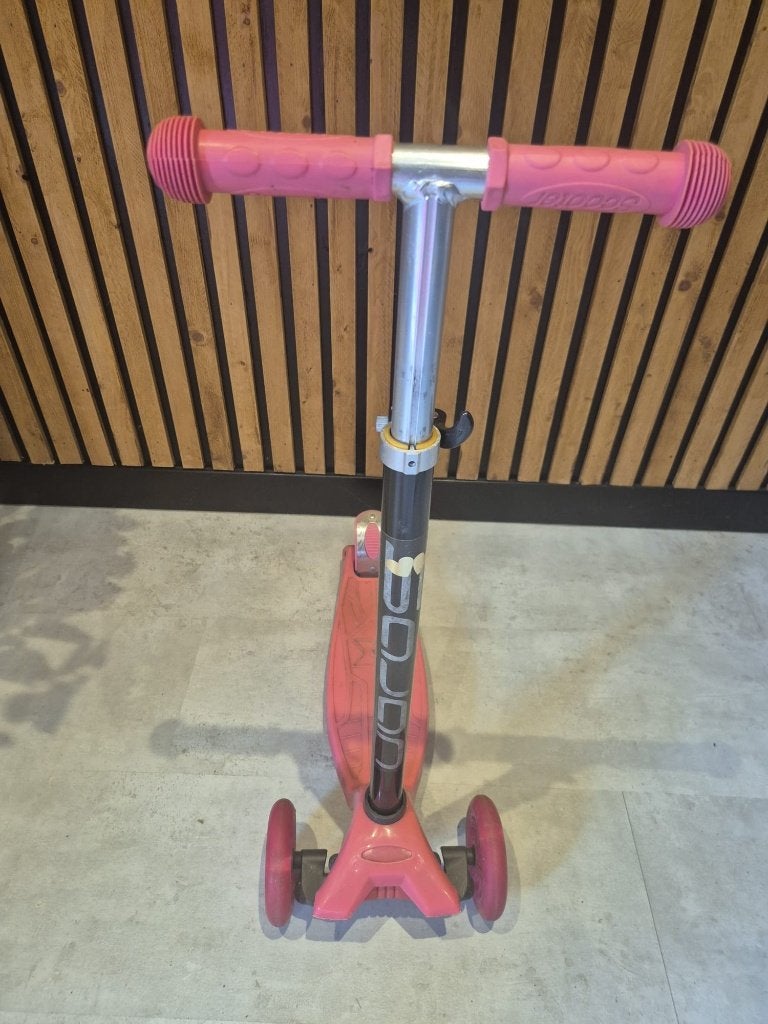 Roze driewiel kinderstep met lichtgevende wielen, Fietsen en Brommers, Steps, Ophalen, Gebruikt, Gewone step