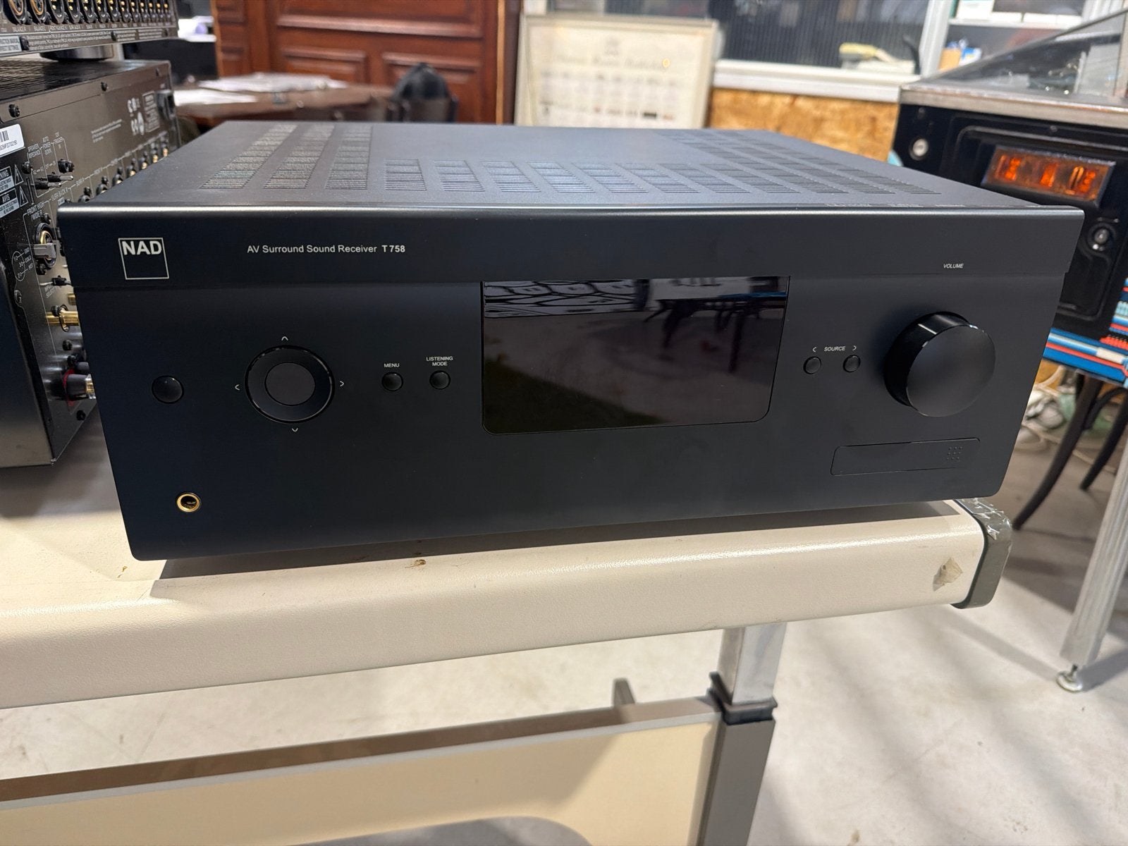NAD T 758 AV Surround Sound Receiver, Overige merken, Ophalen of Verzenden, Zo goed als nieuw, 120 watt of meer