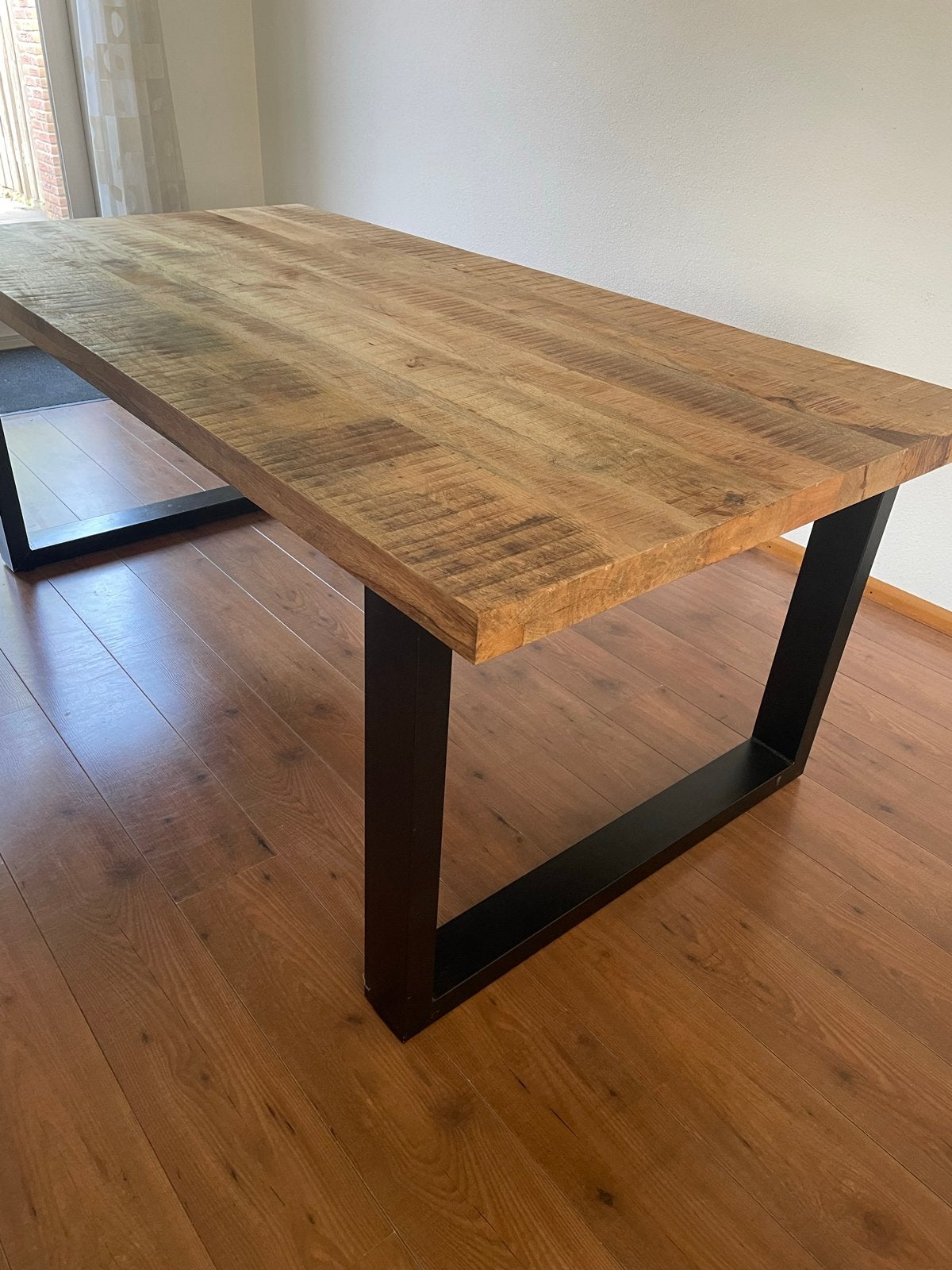 Eettafel Trevor mangohout - Zo goed als nieuw, Ophalen, 50 tot 100 cm, Zo goed als nieuw, Vijf personen of meer