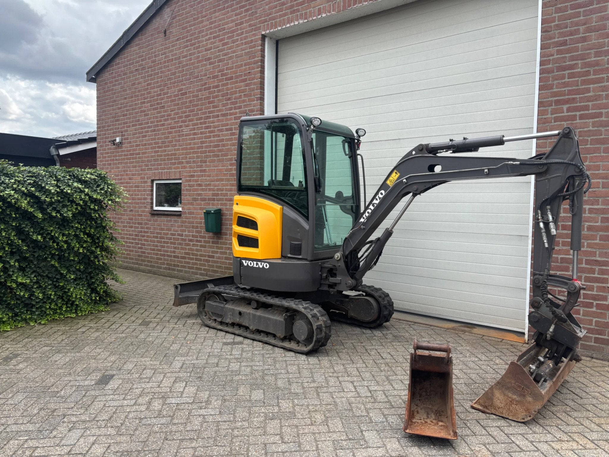 Volvo ECR25D Minigraver graafmachine kantelbak! (bj 2016), Zakelijke goederen, Machines en Bouw | Kranen en Graafmachines, Graafmachine