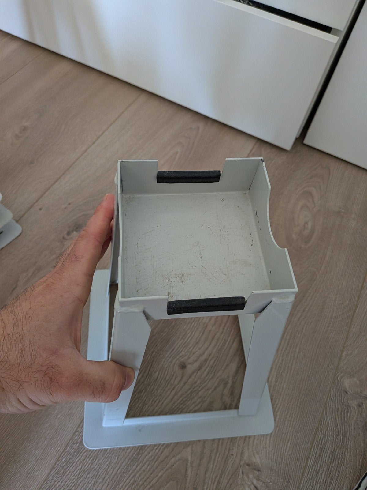 4 stevige metalen bedverhogers / bedklossen (28 cm), Huis en Inrichting, Slaapkamer | Bedden, Ophalen