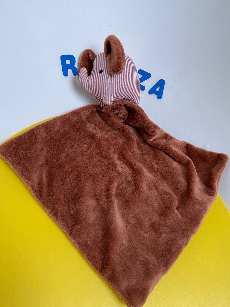 K4539 zeeman doek doekje bruin met olifant, Ophalen of Verzenden, Zo goed als nieuw, Olifant