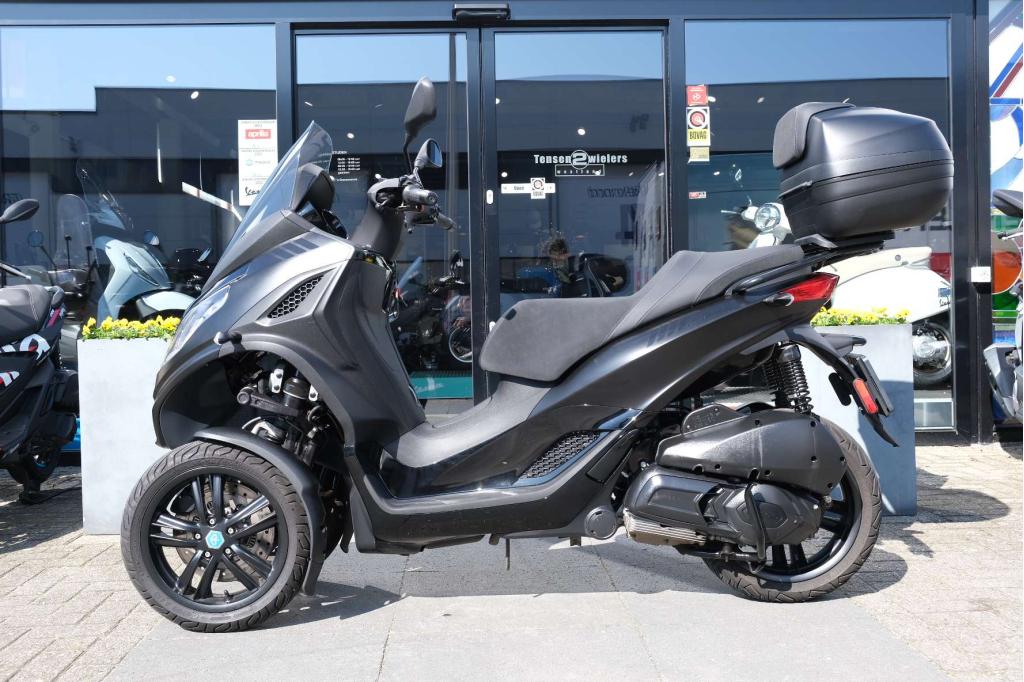 Piaggio MP3 300 cc DeepBlack, Motoren, Niet ingevuld, 300 cc, Bedrijf, Niet ingevuld