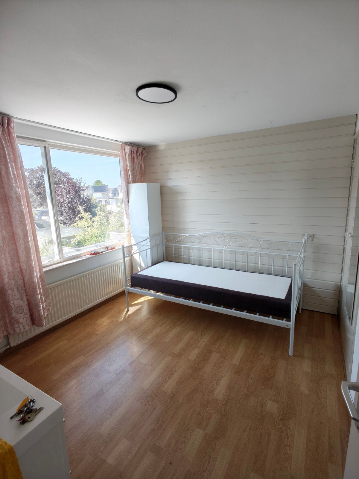 Gemeubileerde kamer met eigen wastafel in Someren – €925 p/m, 50 m² of meer, Eindhoven