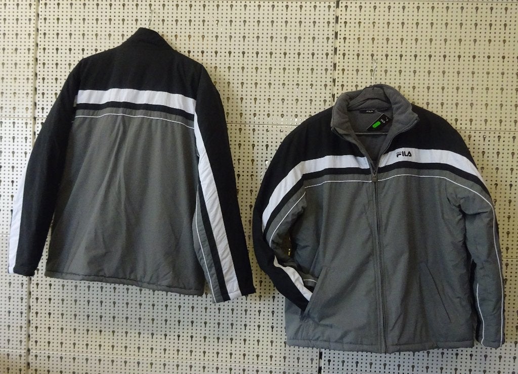NIEUW Maat L/XL. Jas van het Merk: FILA., Maat 52/54 (L), Meerkleurig, Nieuw, Ophalen of Verzenden