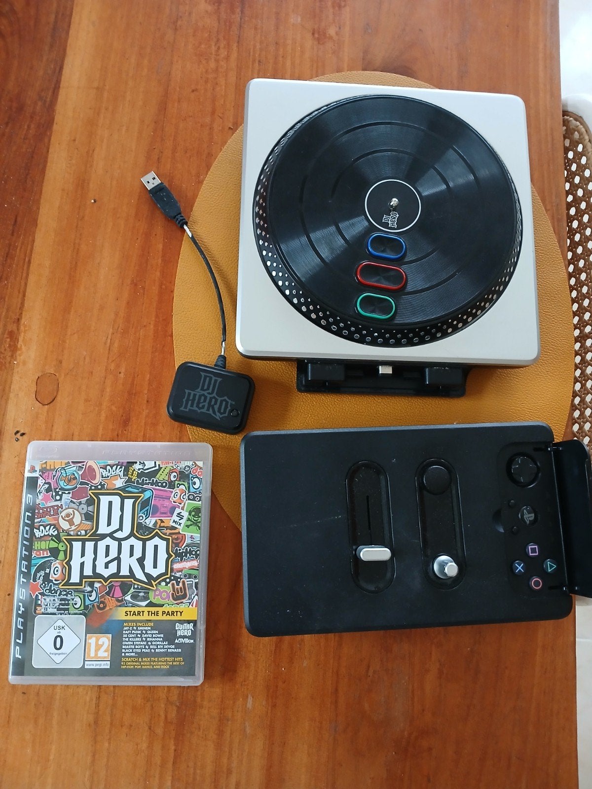 Dj hero 2 + eerste dj hero game voor nintendo wii+draaitafel, Ophalen of Verzenden