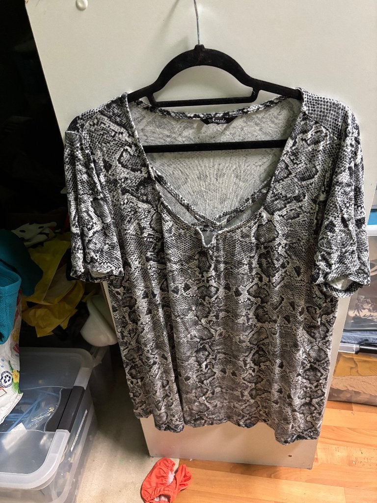 Grote maten shirts en tops, Kleding | Dames, Ophalen of Verzenden, Zo goed als nieuw, Overige kleuren, Shirt of Top