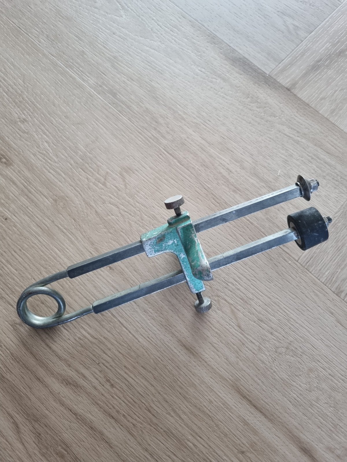 Tegelsnijbeugel voor glas of tegels

Deze cirkelsnijder is i, Ophalen of Verzenden