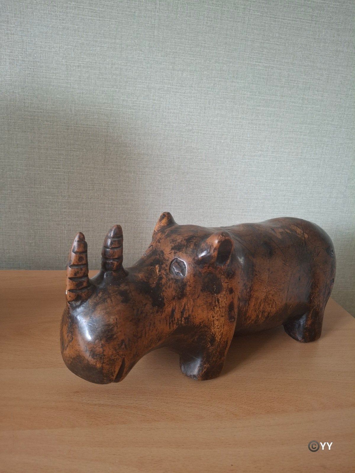 Houten Neushoorn Beeld - Handgesneden Afrikaanse Decoratie, Antiek en Kunst, Kunst | Beelden en Houtsnijwerken, Ophalen of Verzenden